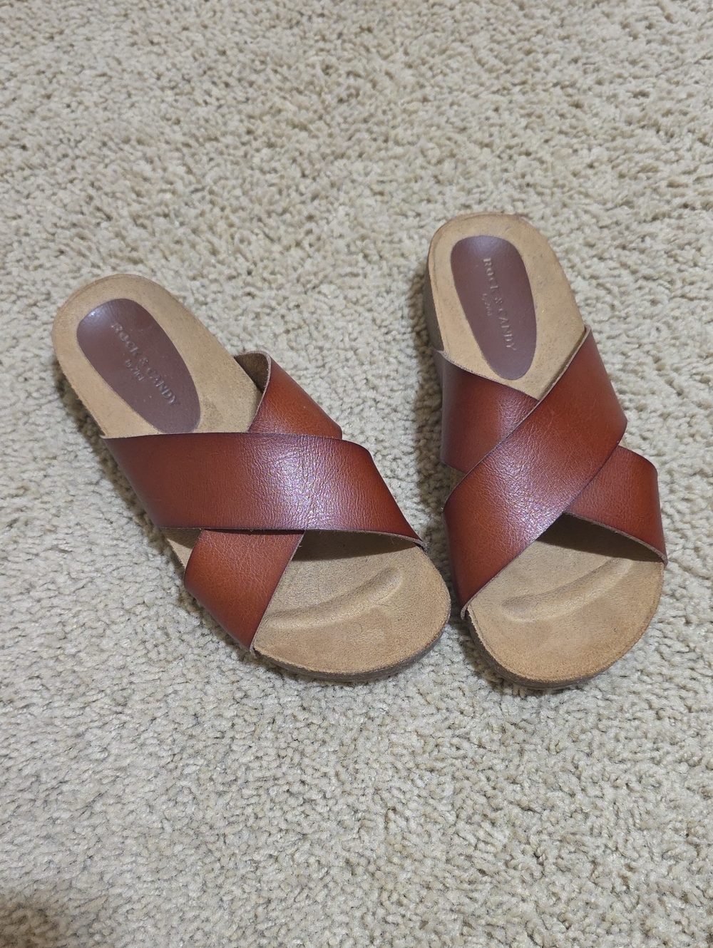 Rock & Candy Women’s Tan Cross-Strap Slide Sandals New Without Tag